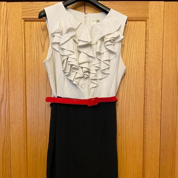 Emma & Michele Size 14 Black and Cream Dress with Red Belt - Picture 4 of 7